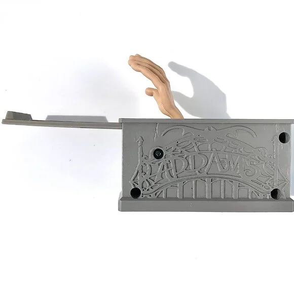 The Addams Family THING Burger King toy 2019 hand coffin Thing T. Thing Adams - Picture 5 of 16